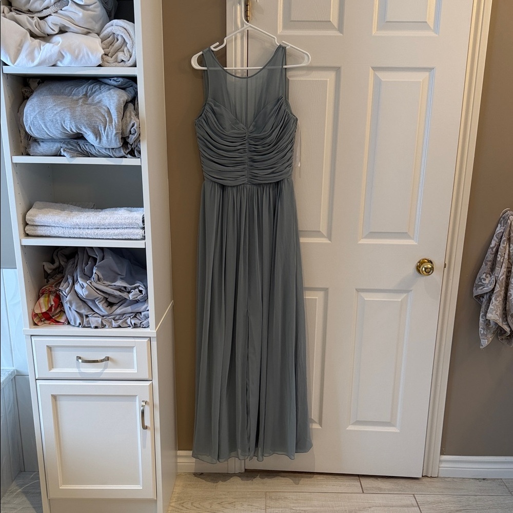 Elegant Blue-Green-Grey Sleeveless Gown